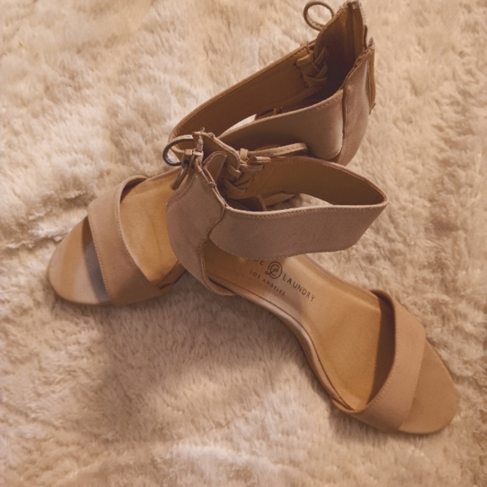 Chinese Laundry Canty Wedge Heel Sandal in Nude, Size 7.5